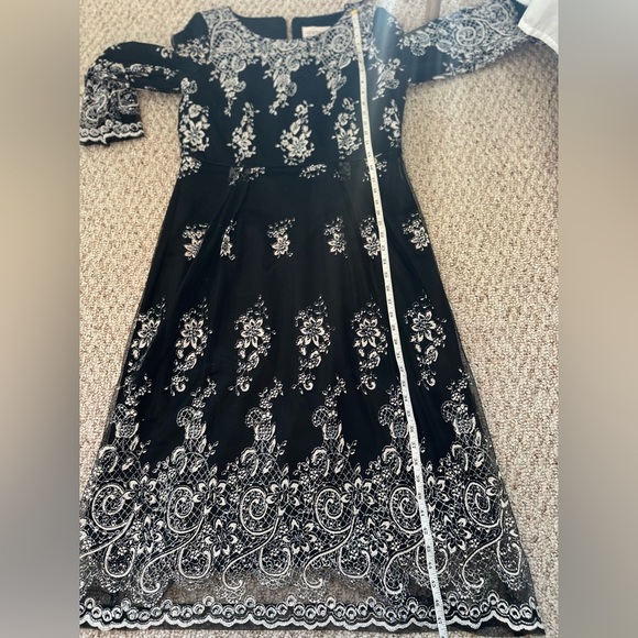 Lily & Taylor Elegant Black and White Sheath Dress with 3/4 Sleeves size 10 - Picture 8 of 8